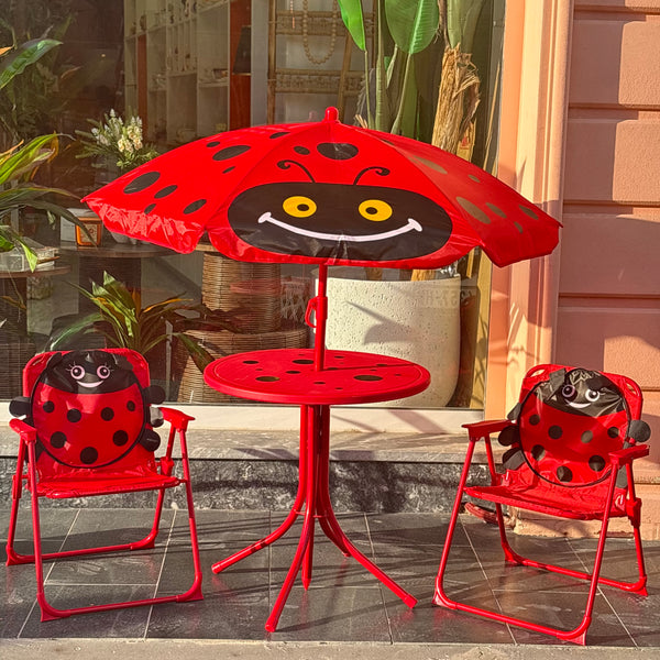طاولة مع شمسية وكرسيتين اطفال 🐞❤️