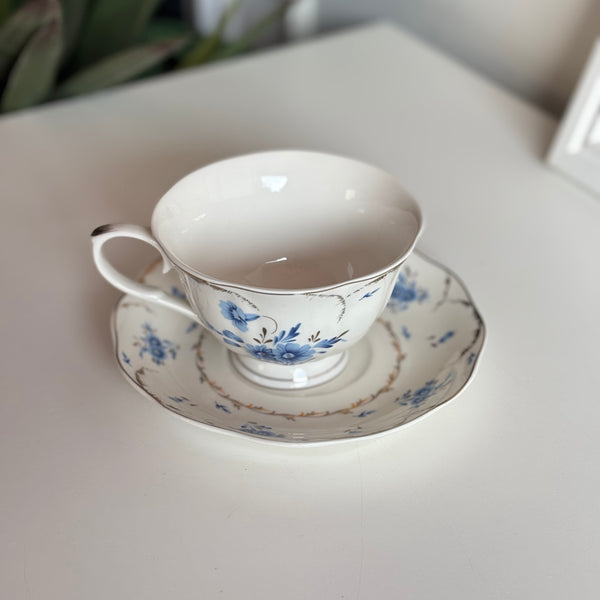 كوب مورد  باللون الازرق